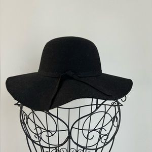 Leith Wide Brim Floppy Hat - Black